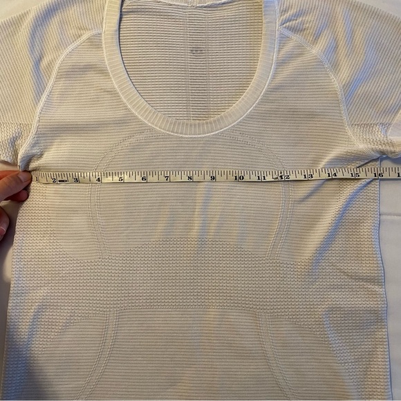 Lululemon Swift Tech Tee - Picture 5 of 8